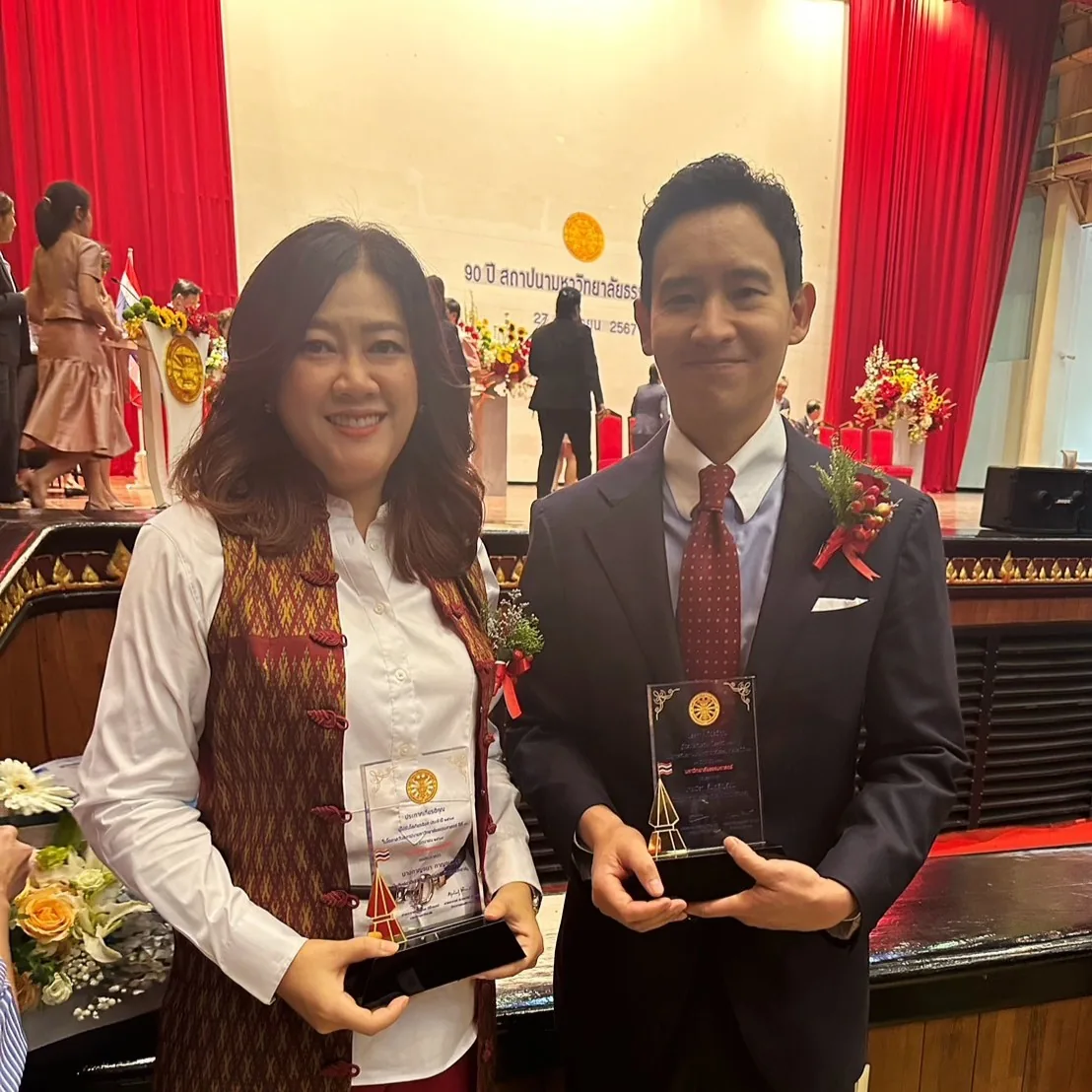 รับมอบโล่เกียรติยศ ประเภทศิษย์เก่าดีเด่น มหาวิทยาลัยธรรมศาสตร์ ประจำปี 2567 6